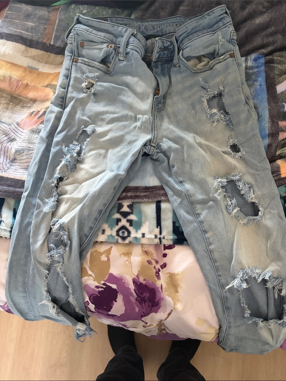 American Eagle Outfitters Light Wash Ripped Skinny Jeans